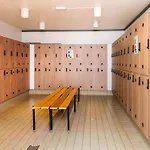 Ho Center 6-person *