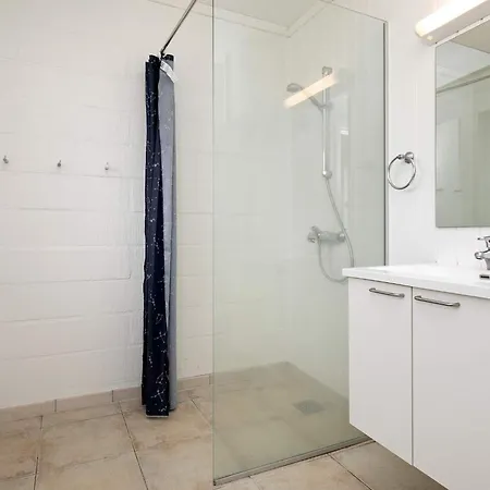 Ho Center 6-person